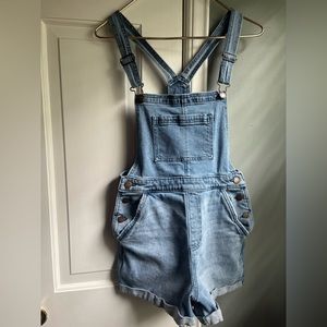 Hollister Overall Shorts size Small